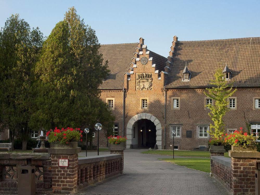 Hotel Schloss Gracht Erftstadt Esterno foto